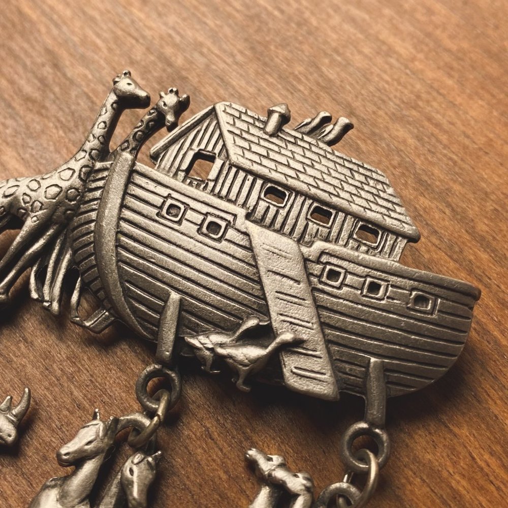 Vintage JJ Jonette Jewelry Pewter Tone Noah's Ark Bible Boat Animal Brooch Pin - Picture 4 of 8